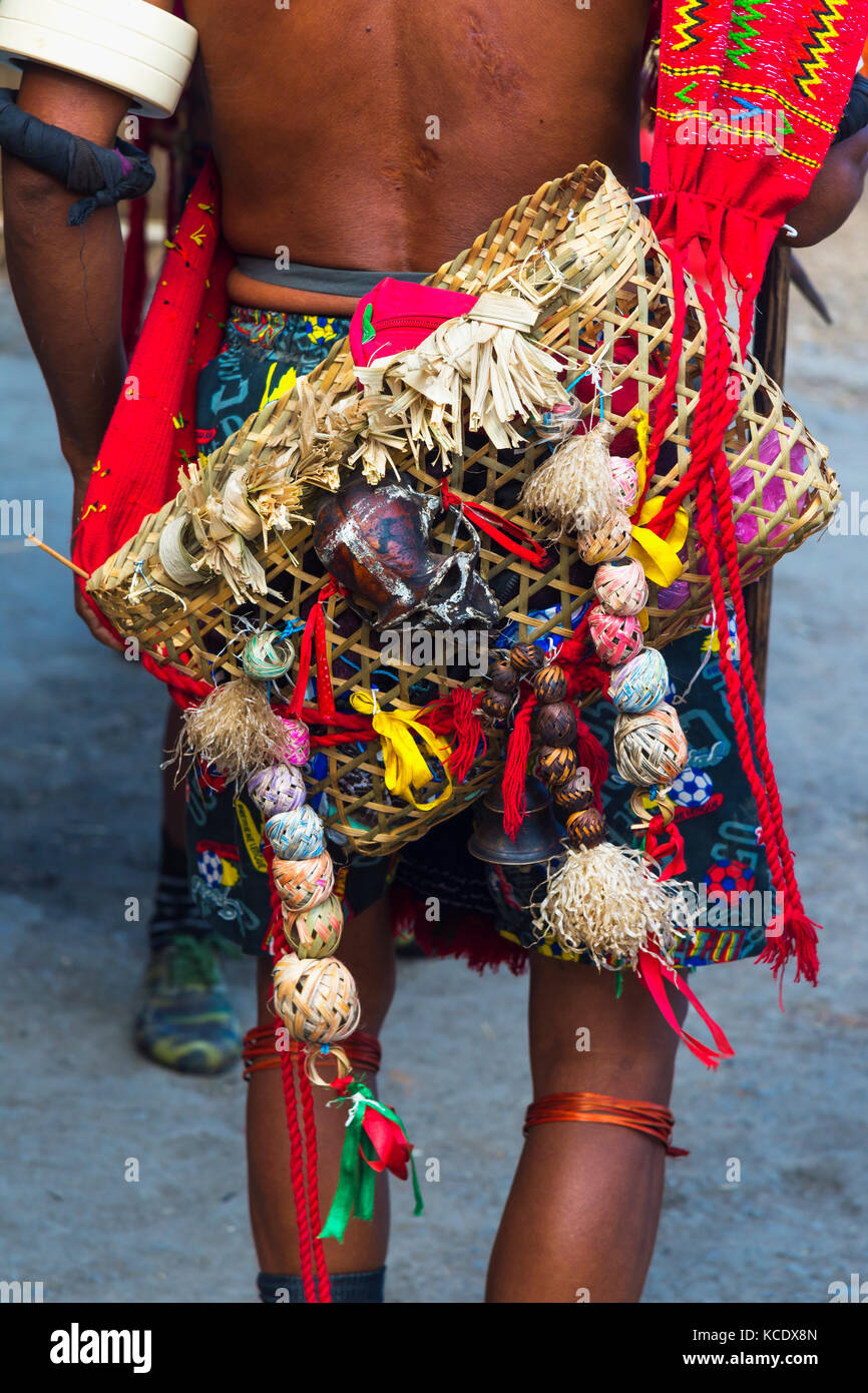 Detail der Kleidungsstück mit traditioneller Kleidung, Kisima Nagaland Hornbill Festival, Kohima, Nagaland, Indien Stockfoto