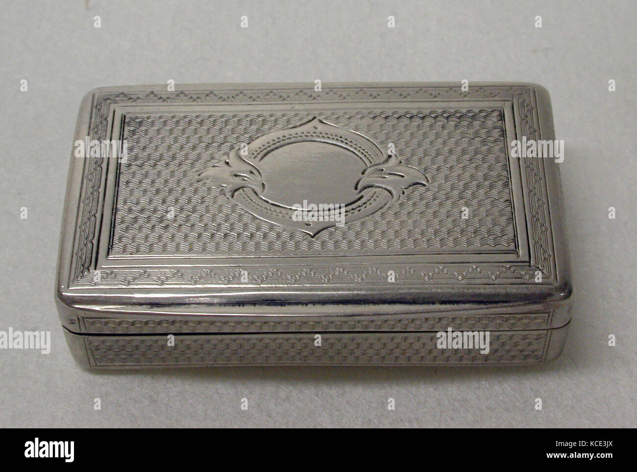 Snuffbox, Mitte des 19. Jahrhunderts, Österreichische, Silber, L. 1 3/4 in. (4.4 cm), Metalwork-Silver Stockfoto