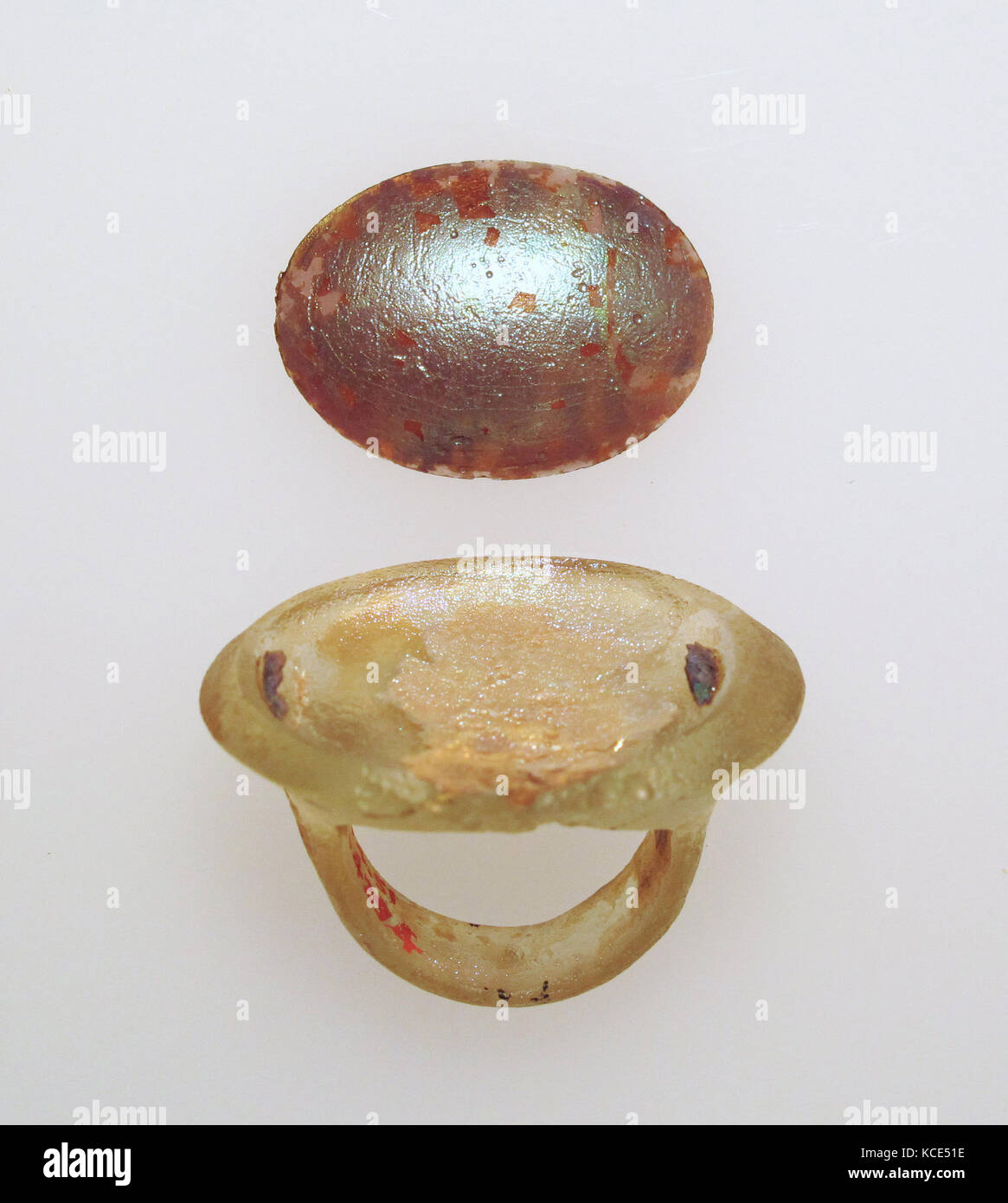 Glas Ring, späten klassischen oder frühen Hellenistischen, 4.- 3.Jahrhundert v. Chr., Griechischer, Glas; Cast und Schneiden, Sonstige (a): 7/8 in. × 1 1/16 Stockfoto