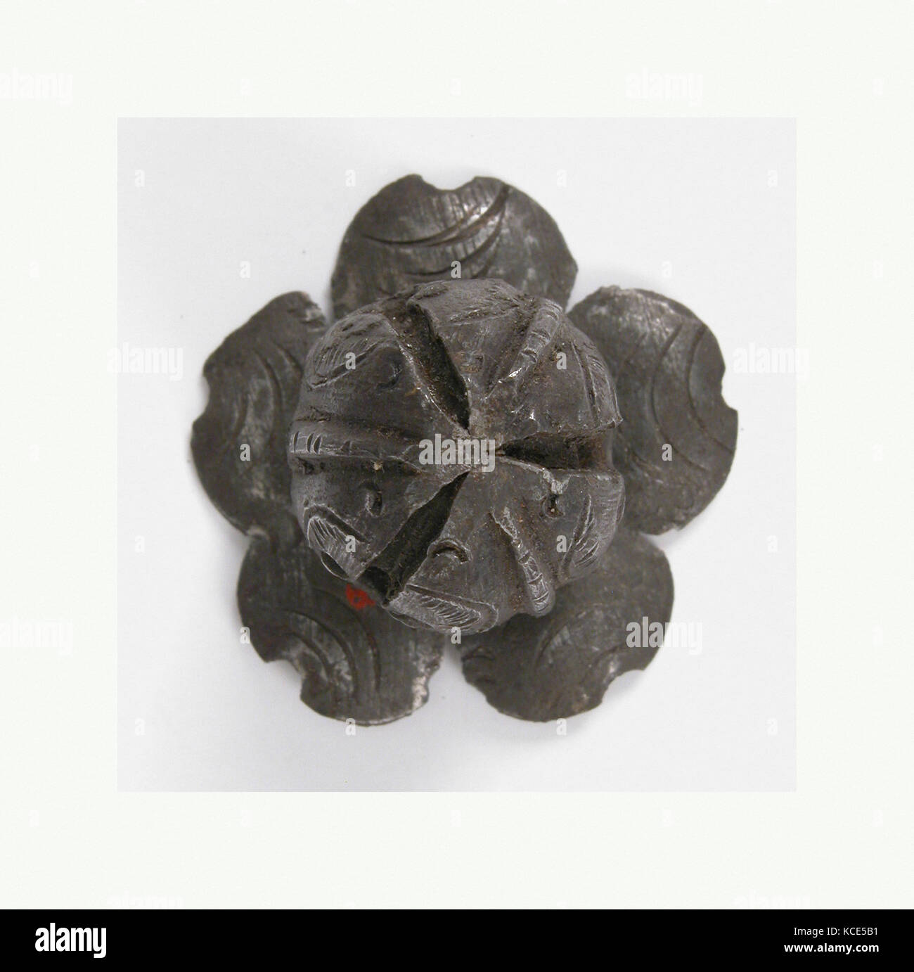 Nagel, 16. Jahrhundert, Deutsch, Bügeleisen, Insgesamt (wenn installiert): 1 5/16 x 13/16 in. (3,4 x 2,1 cm), Metalwork-Iron Stockfoto