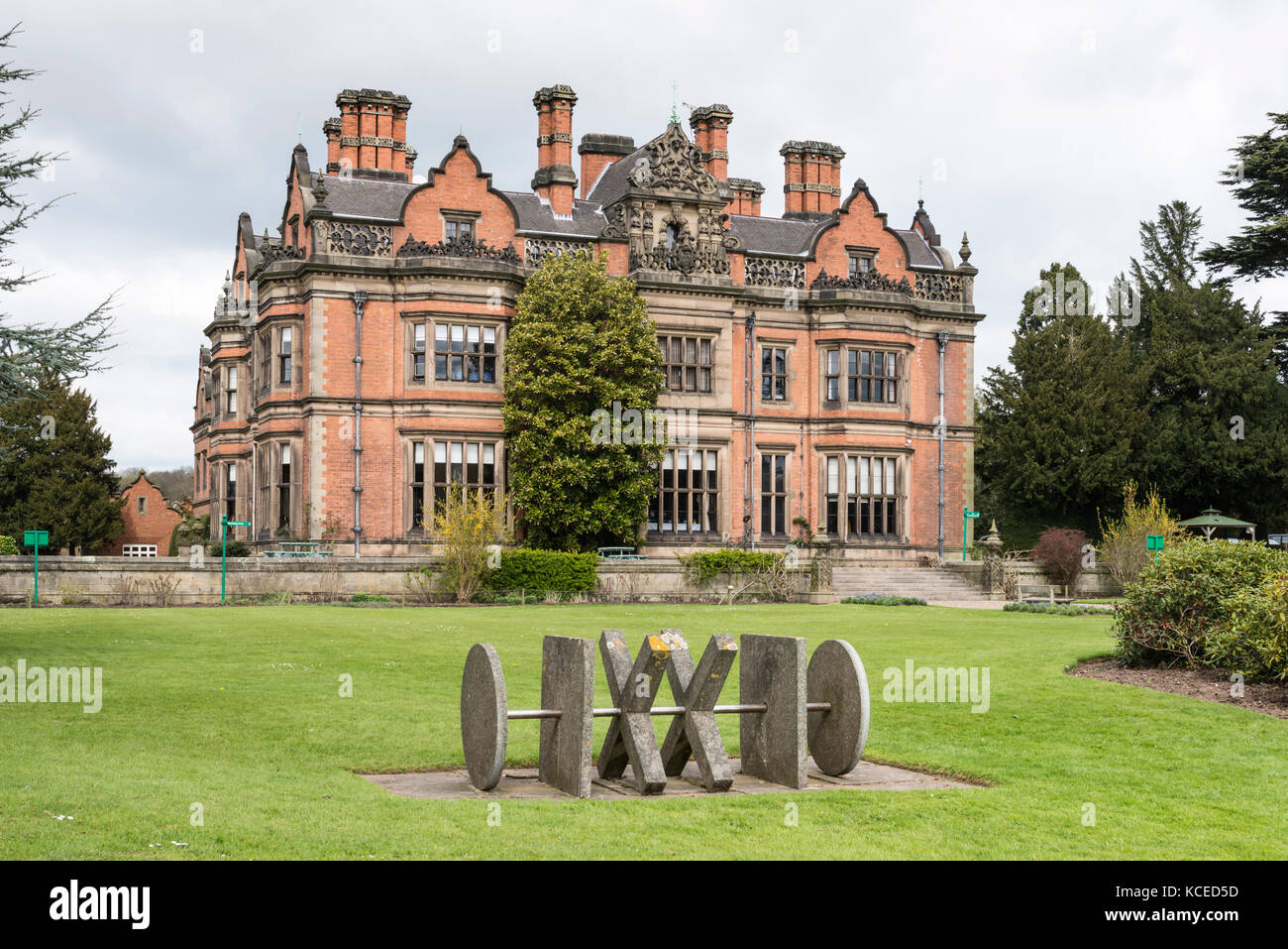 Erklärung (1961) von Phillip König. beaumanor Hall, beaumanor Drive, Woodhouse, Loughborough, leicestershire. allgemeine Ansicht der Zement und Stahl scu Stockfoto