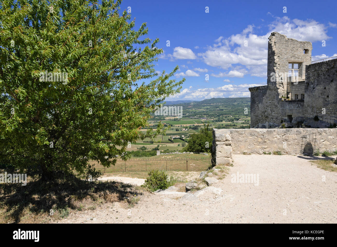 Burgruine, Lacoste, Provence, Frankreich Stockfoto