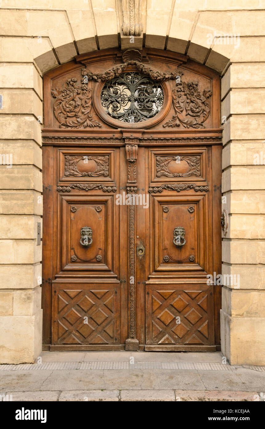 Historische Tür, Avignon, Provence, Frankreich Stockfoto