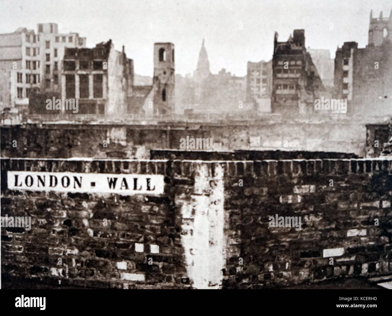 Blitz zerstörte Gebäude in London nach dem Zweiten Weltkrieg. 1948 Stockfoto