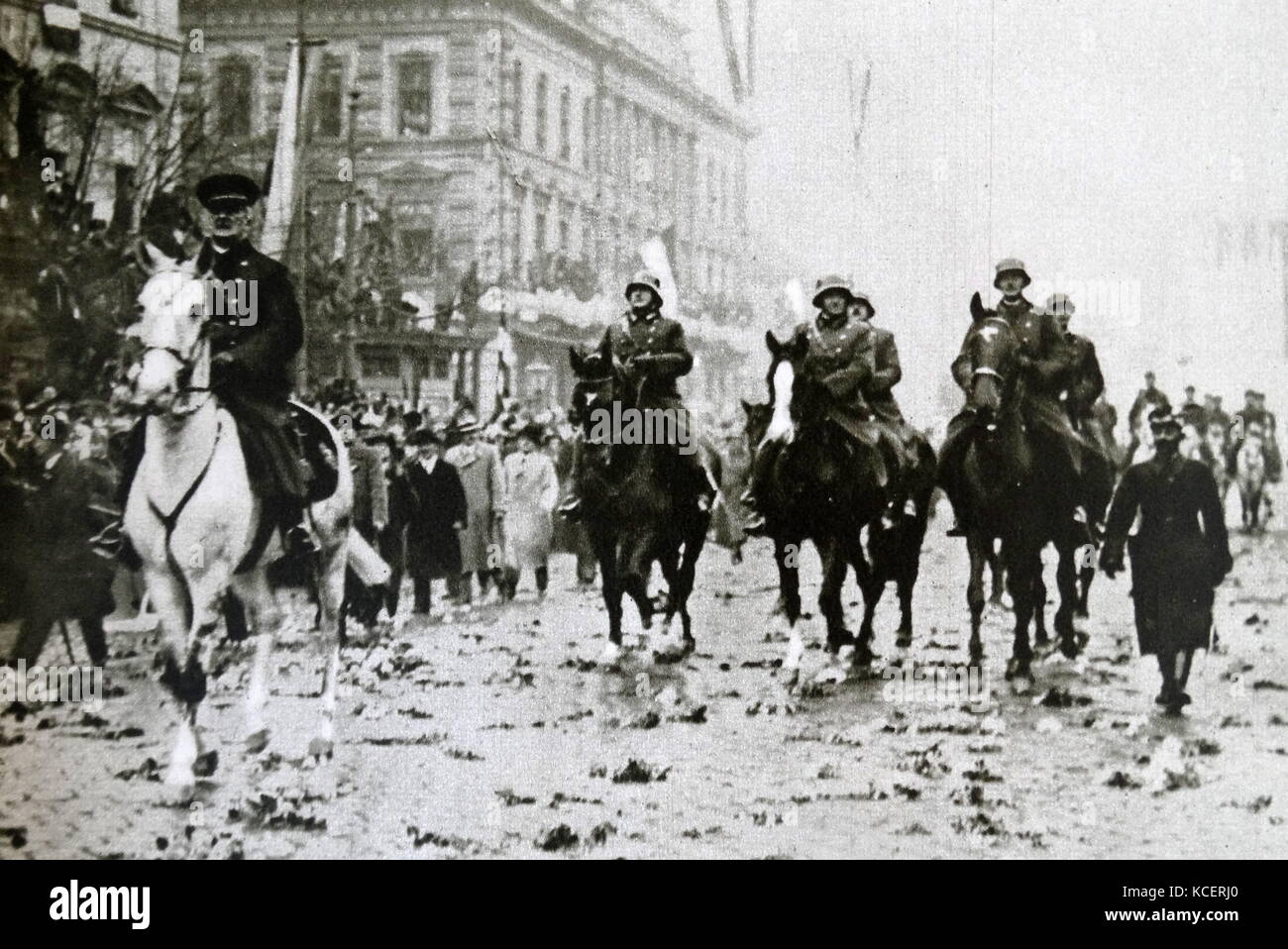 Horthy an der Annexion von süd-östlich der Tschechoslowakei, 11. November 1938. Miklós Horthy de Nagybánya (1868 - 1957) war ein ungarischer Admiral und Staatsmann, der als Regent des Königreichs Ungarn zwischen den Weltkriegen I und II serviert und während des Zweiten Weltkrieges, Stockfoto