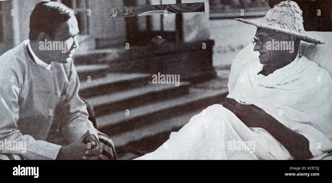 Mohandas Karamchand Gandhi, mit Burmas Premierminister U Nu in Delhi, nach der Unabhängigkeit 1947. Gandhi (2. Oktober 1869 - 30. Januar 1948), war der überragende Führer der indischen Unabhängigkeitsbewegung in Britisch - Indien regiert. Stockfoto