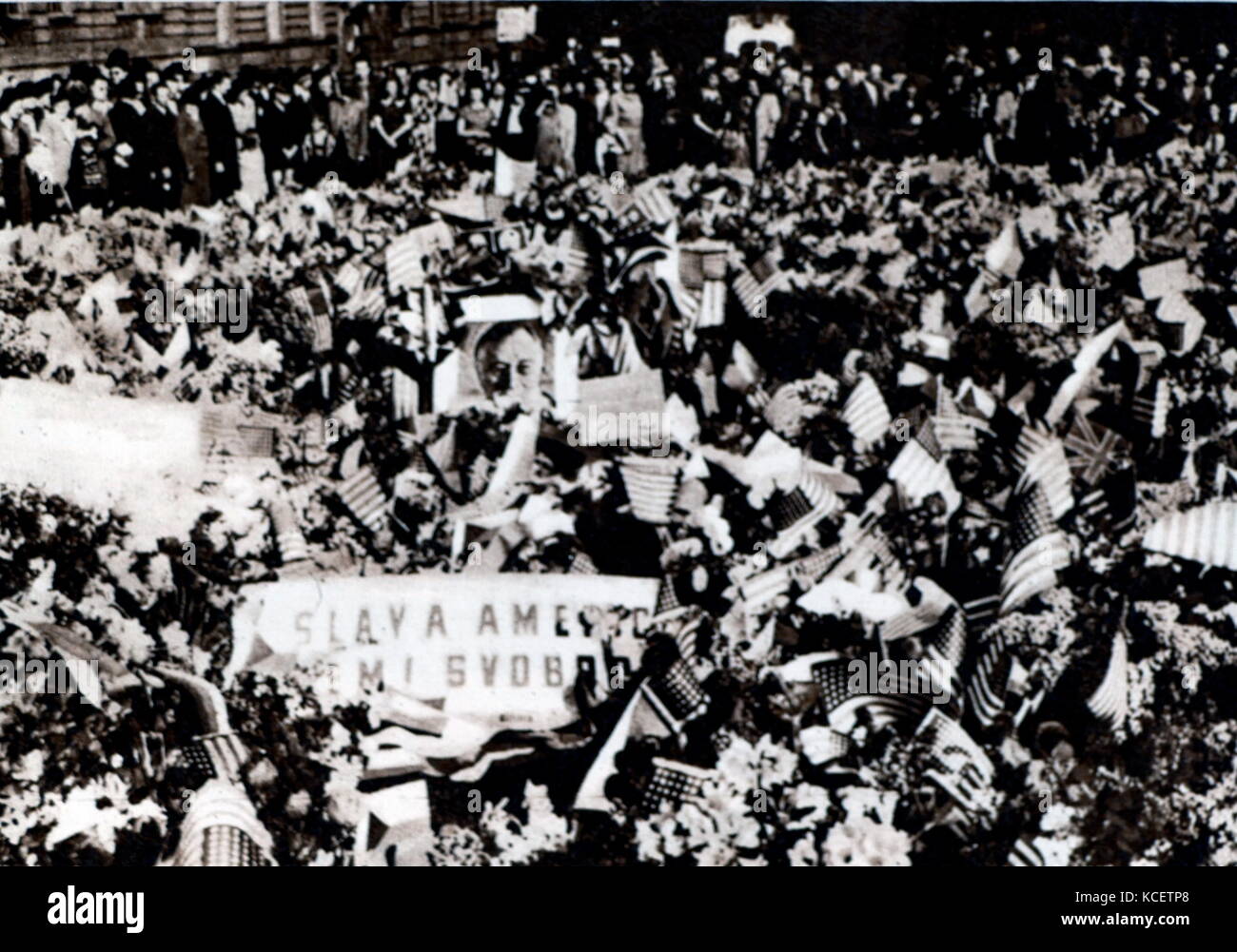 Pro-westlichen Massen Feiern zum 3-jährigen Jubiläum im Jahr 1948, der Prager Aufstand, war ein Versuch, die von der Tschechischen Widerstand der Stadt Prag von der deutschen Besatzung während des Zweiten Weltkrieges zu befreien. Stockfoto
