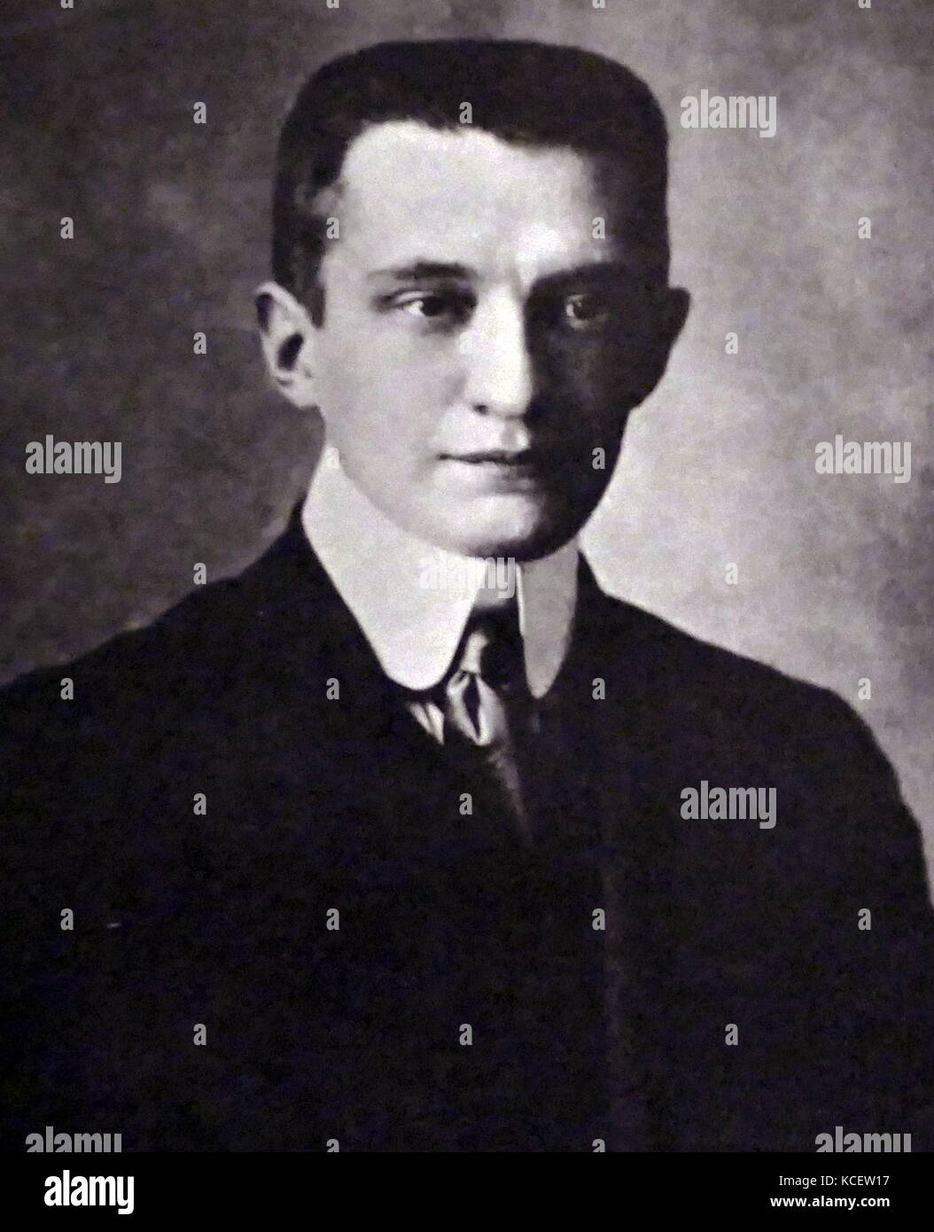 Alexander Kerenski (1881-1970), russischer Jurist und Politiker, der als der zweite Premierminister der Russischen Provisorischen Regierung serviert. Dargestellt im Juli 1917 mit den Mitgliedern der Provisorischen Regierung. Stockfoto