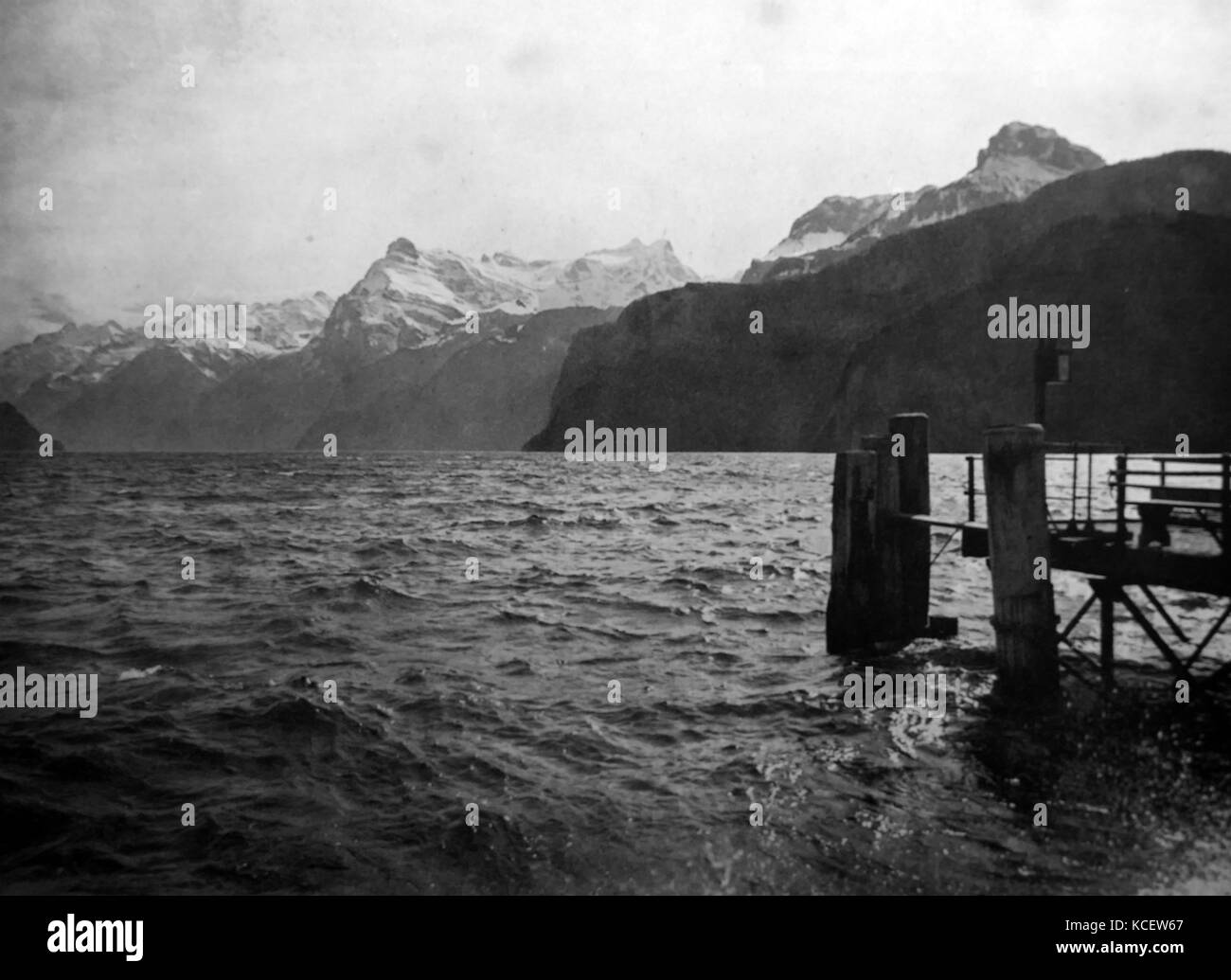 Böen in absteigender Reihenfolge von einem Schweizer Fohn. 1910. (Ein Föhn oder Föhn ist eine Art von trockenen, warmen, unten - hang Wind, in der Lee (Lee Seite) eines Gebirges auftritt). Stockfoto