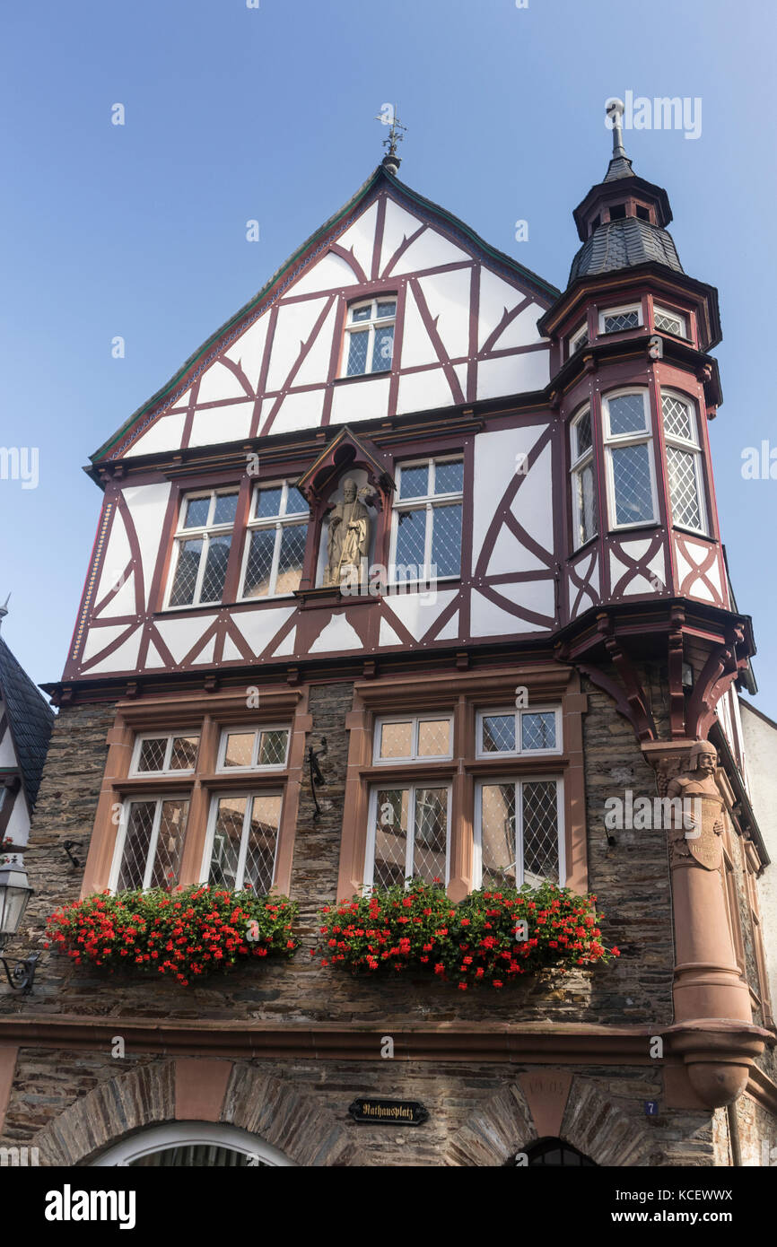 Fachwerkhaus in der Stadt Urzig, in der Mosel, Deutschland Stockfoto