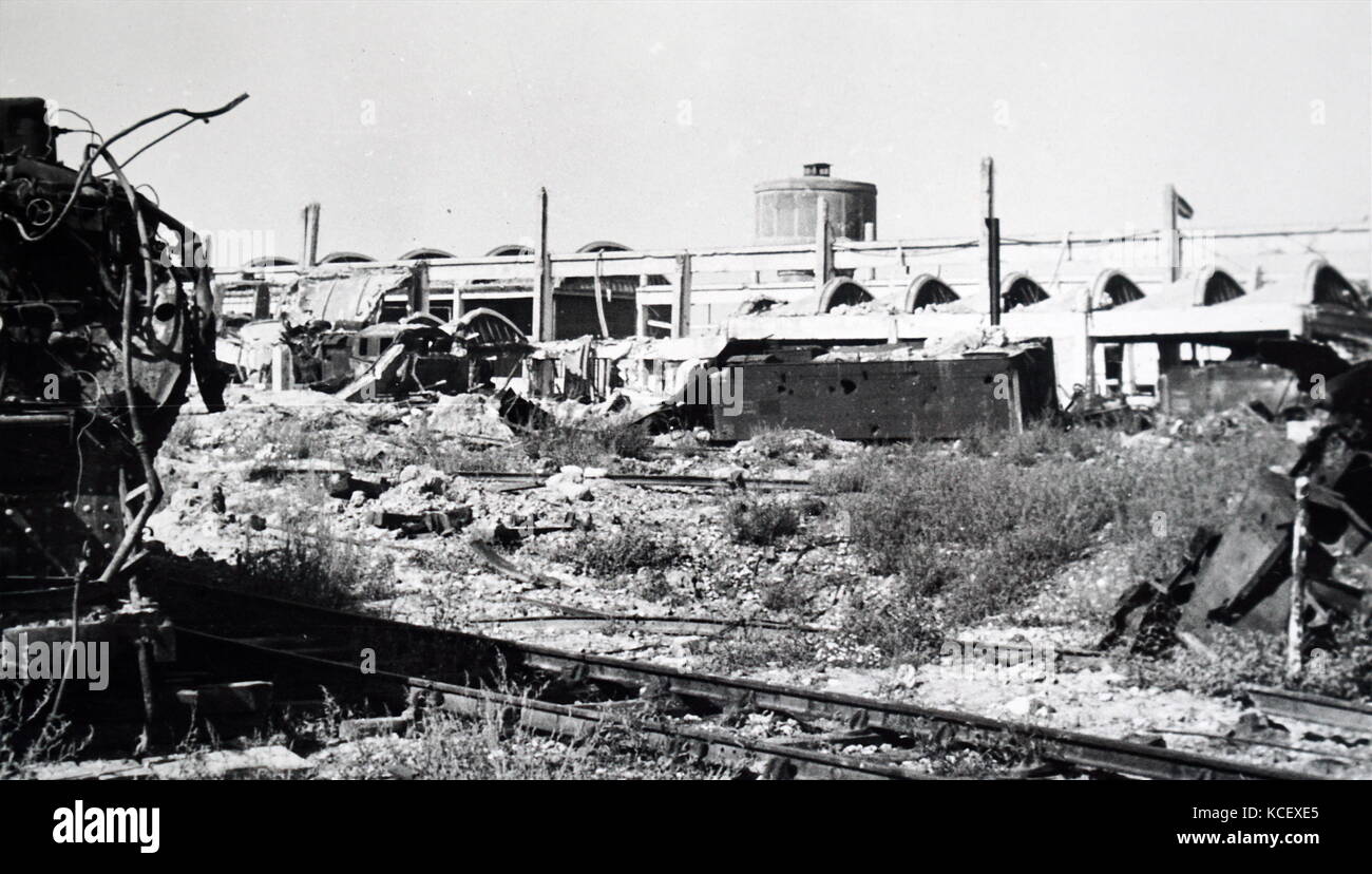 Foto, die Zerstörung in Trappes, in den westlichen Vororten von Paris, in der süd-westlichen Vororten von Paris, während der Befreiung Frankreichs von der deutschen Besetzung im Sommer 1944. Vom 20. Jahrhundert Stockfoto