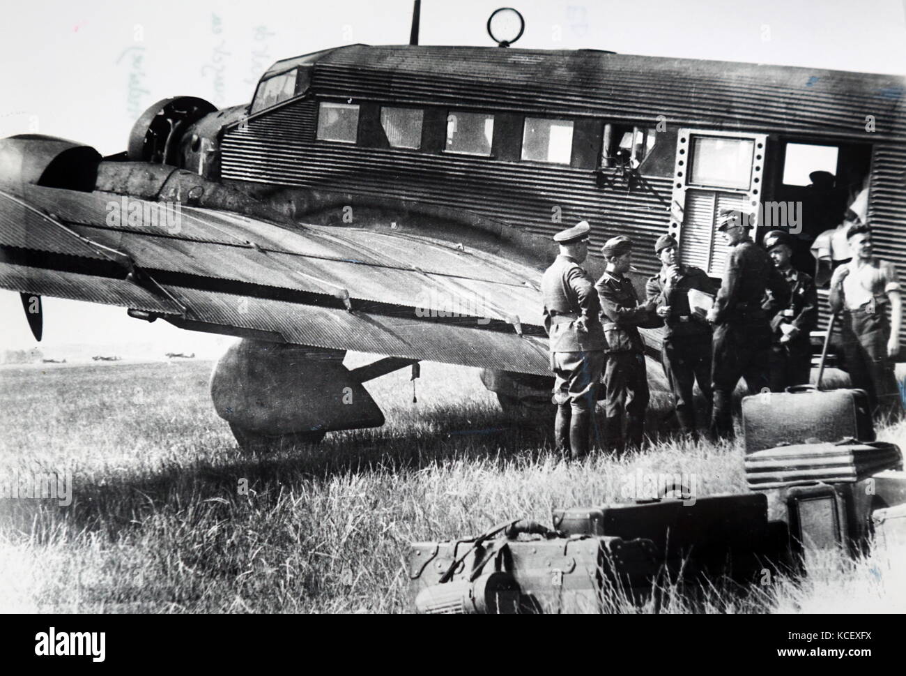 Foto von deutschen Flugzeugen in le Bourget, Paris, während der deutschen Besetzung Frankreichs 1940. Vom 20. Jahrhundert Stockfoto