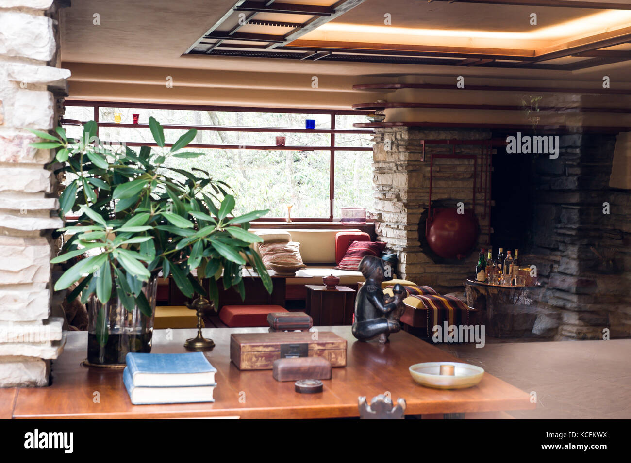 Fallingwater House vom Architekten Frank Lloyd Wright, Mill Run Pennsylvania, USA. 1935 für Familie Kaufmann entworfenes Haus. Stockfoto