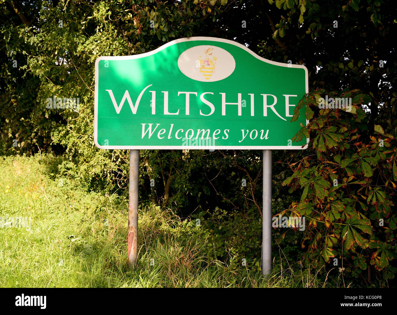 Schild am Straßenrand Wiltshire County Begrenzung. Stockfoto