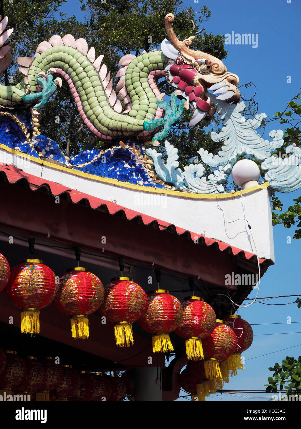 Chinesische Dach Dekoration an Badesteg Kauen in Penang, Malaysia. Stockfoto