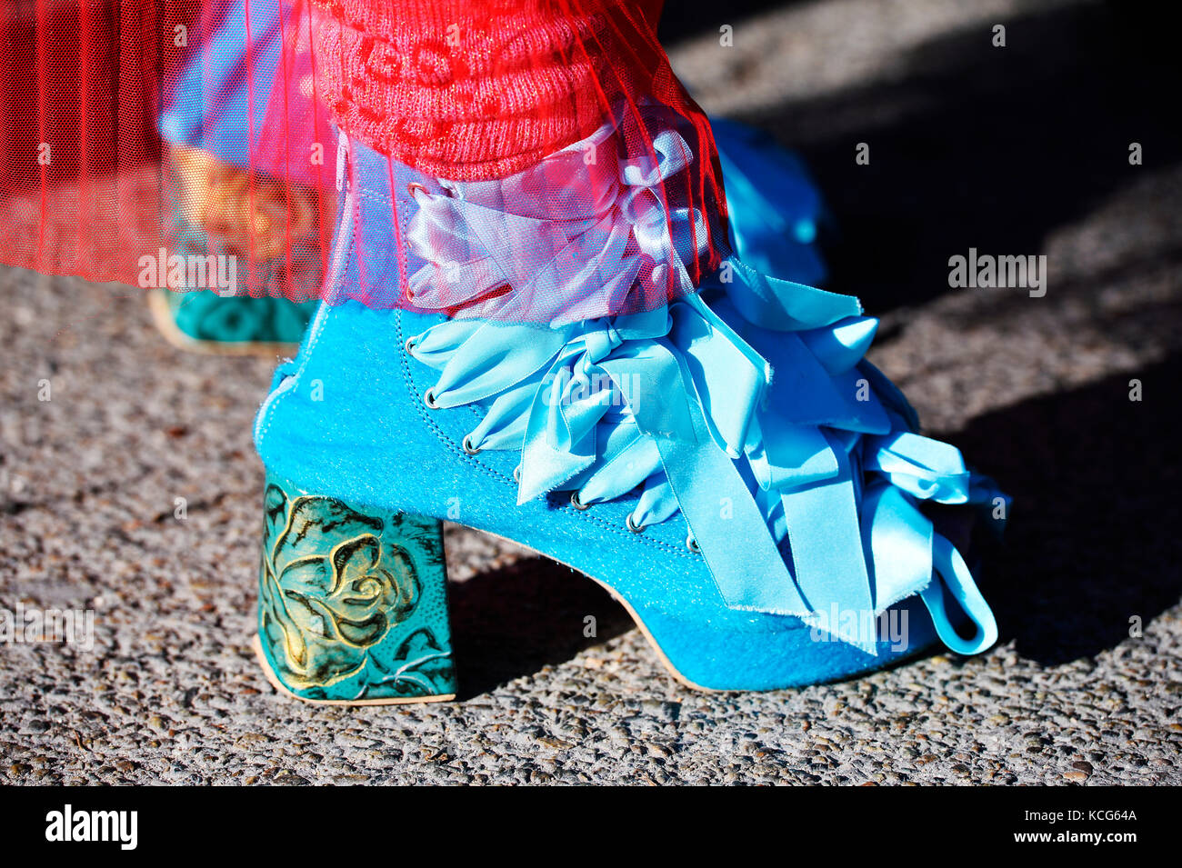 Street Style Chanel - Paris Fashion Week RTW-SS 2018 Stockfoto