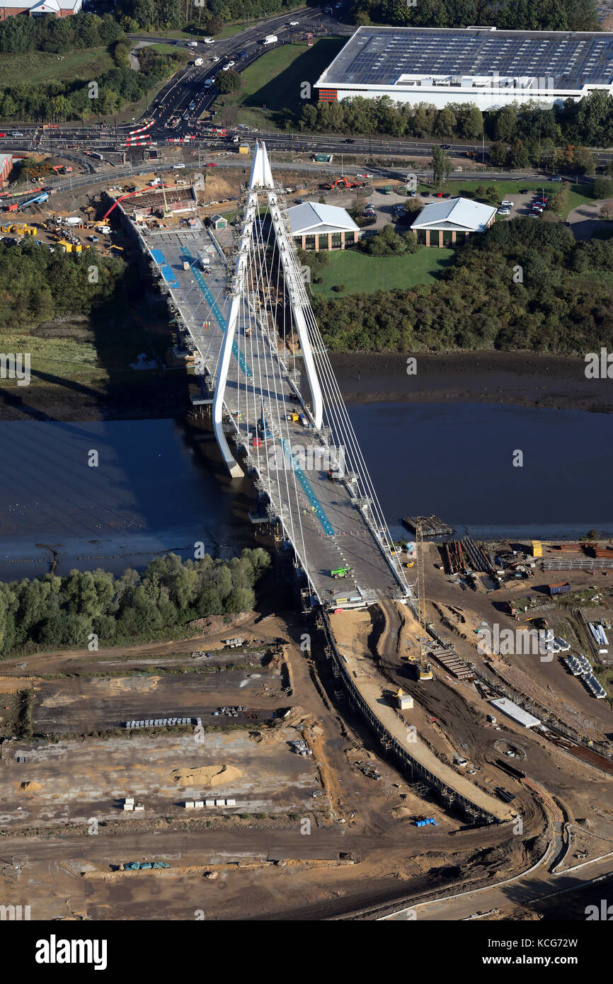 Luftaufnahme der nördliche Turm Brücke in Sunderland während der Bauphase Stockfoto