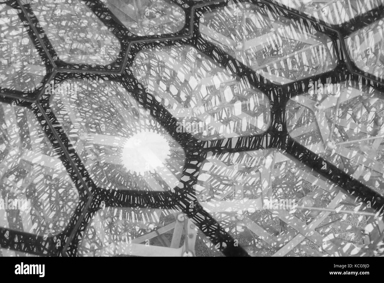 Der bienenkorb Metall Struktur in Kew Botanical Gardens in London. Stockfoto