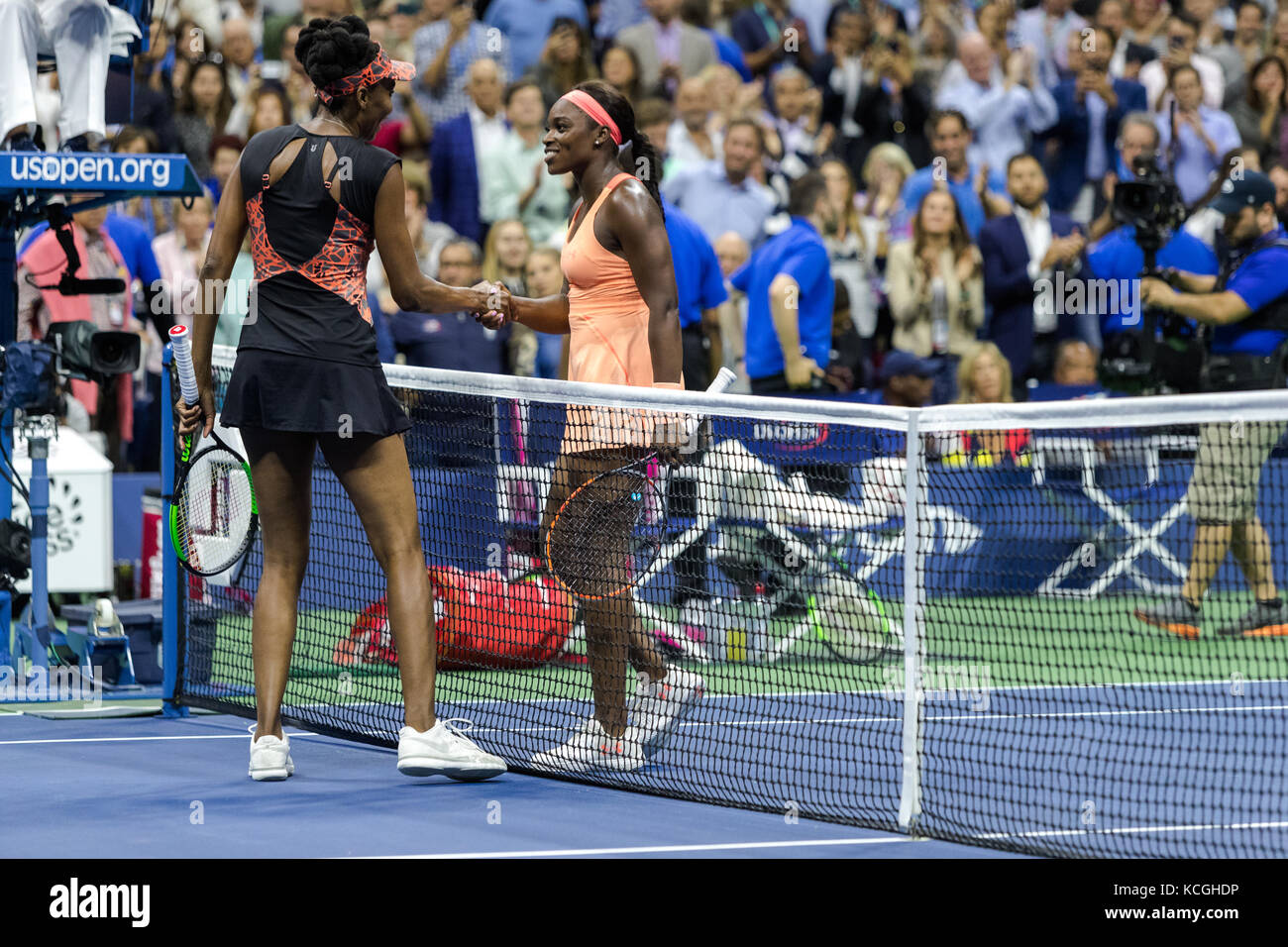 Sloane Stephens (USA) gewinnt das Halbfinale der Frauen gegen Venus Williams bei den US Open Tennis Championships 2017. Stockfoto