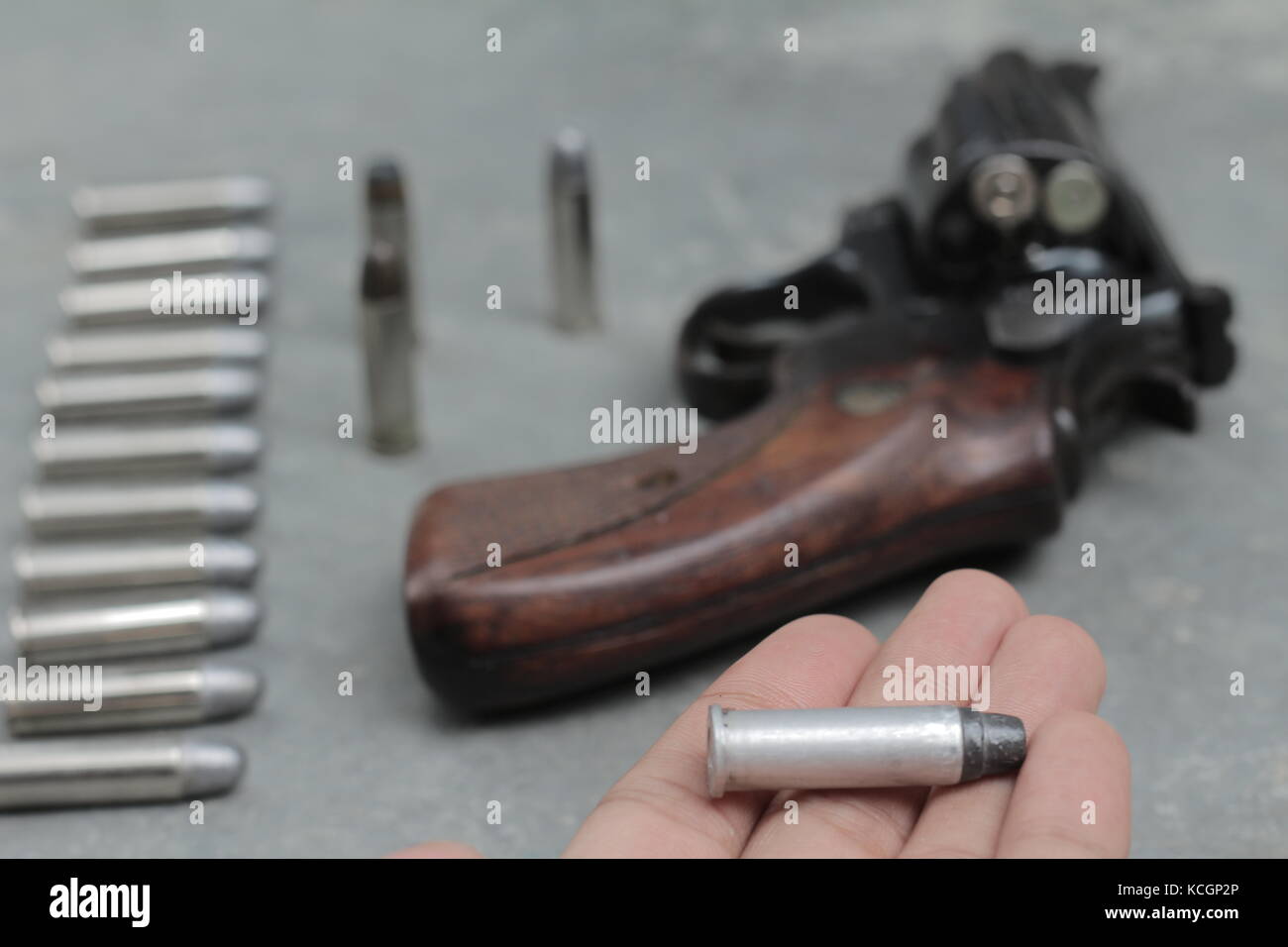 Bullet und Pistole Revolver Stockfoto