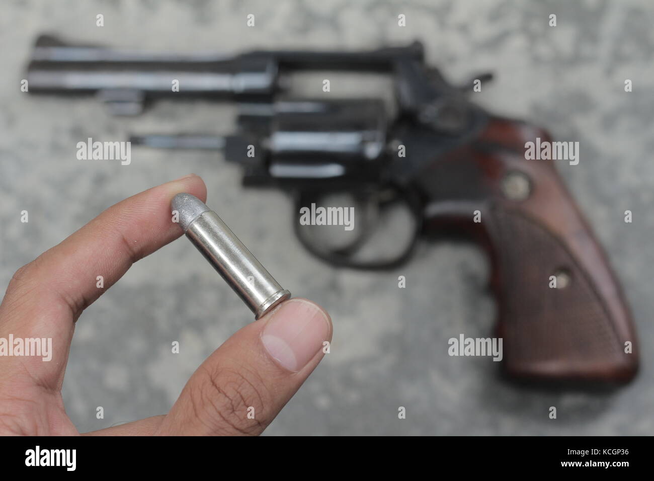 Bullet und Pistole Revolver Stockfoto