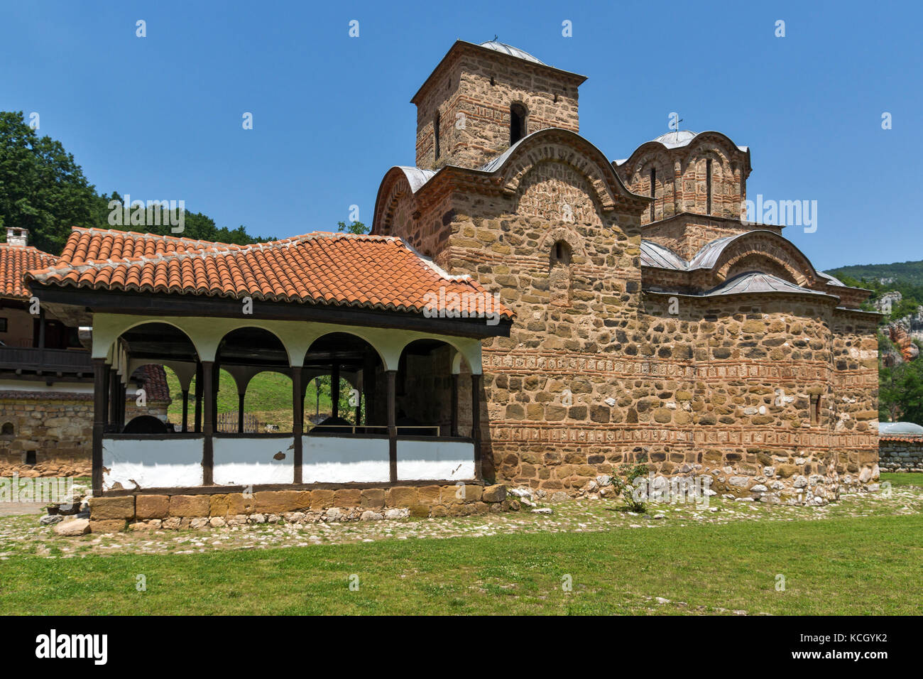 Kirche aus dem vierzehnten Jahrhundert in Poganovo Kloster St. Johannes der Theologe, Serbien Stockfoto