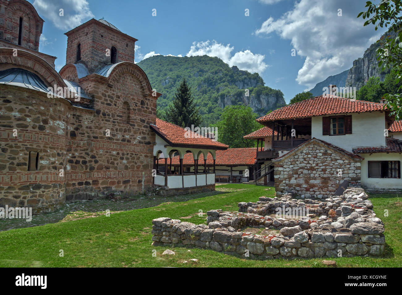 Panoramablick auf den Heiligen Johannes der Theologe und den Balkan Berg, Serbien Stockfoto