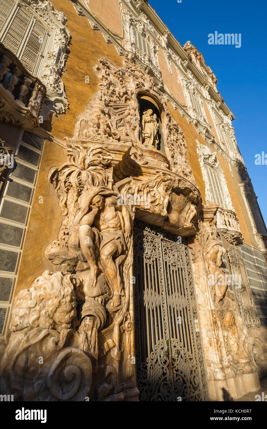 Valencia Keramik Museum, Barock alabaster Skulpturen rund um den Eintritt in den Palacio del Marques de Dos Aguas (Museo Ceramica), Valencia, Spanien. Stockfoto