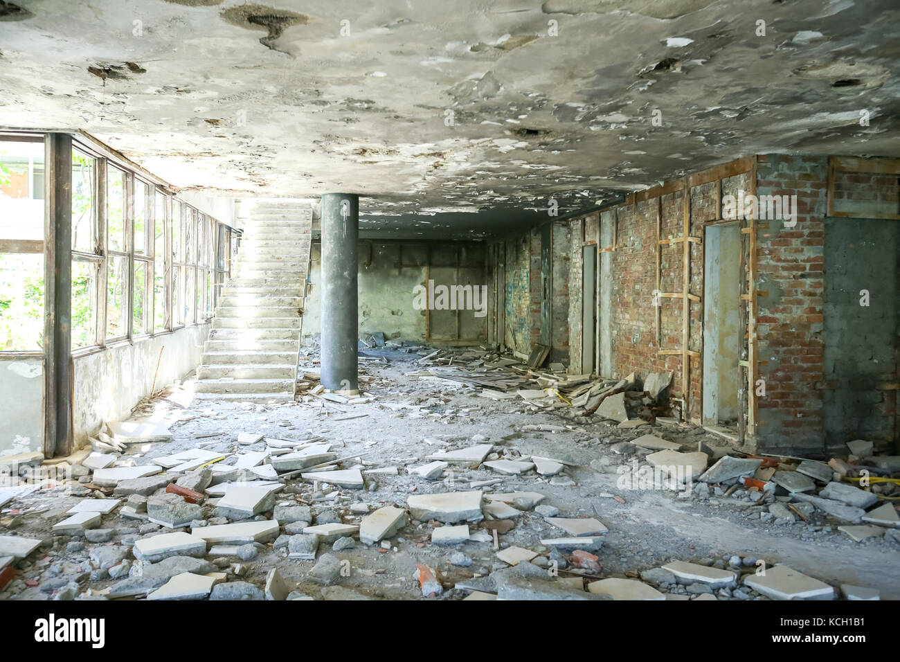 Eine alte obsolet verlassene Gebäude, die ein Hotel in Kupari, Kroatien. Stockfoto