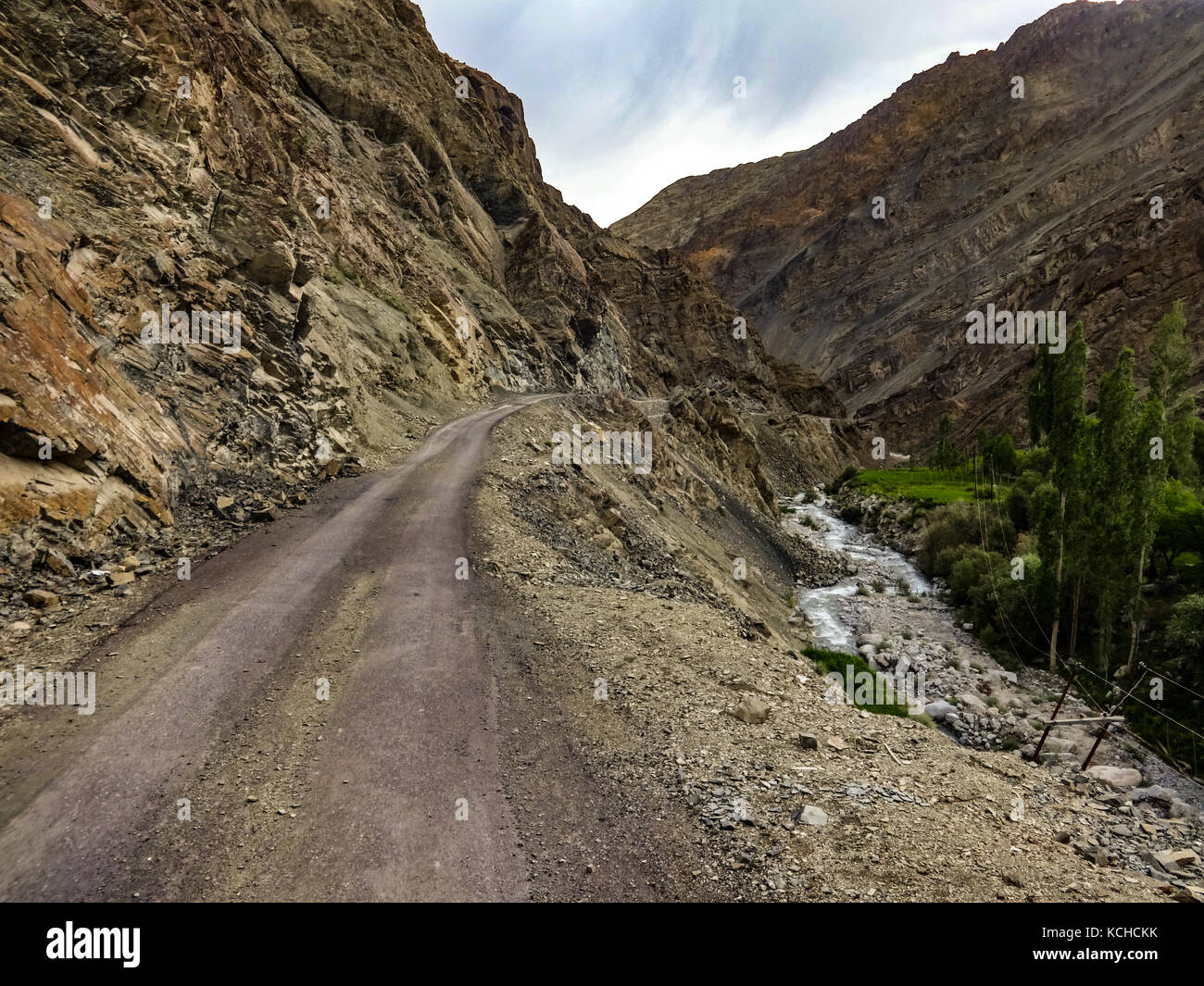 Die erbarmungslose Härte im Gelände von Leh Ladakh in Indien. Wenn man von der ausgetretenen Pfade. Stockfoto