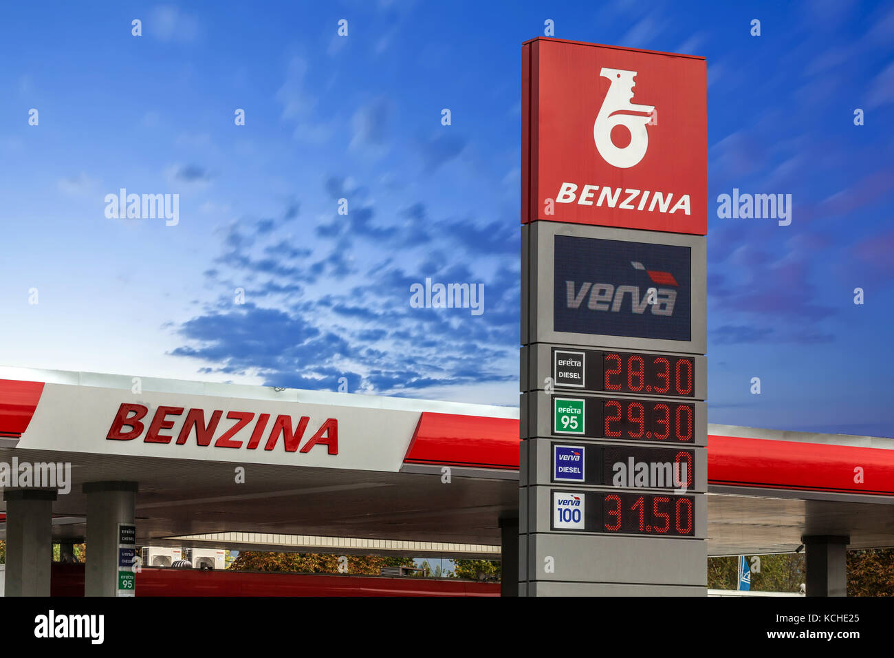 Benzina logo, Tankstelle, Tschechische Republik Stockfoto