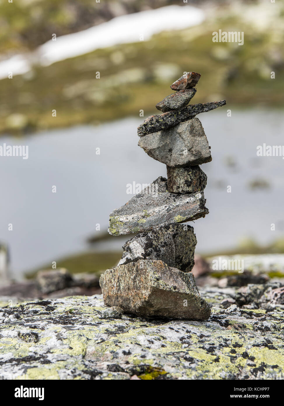 Stapel von Steinen in Bergen in Norwegen Stockfoto