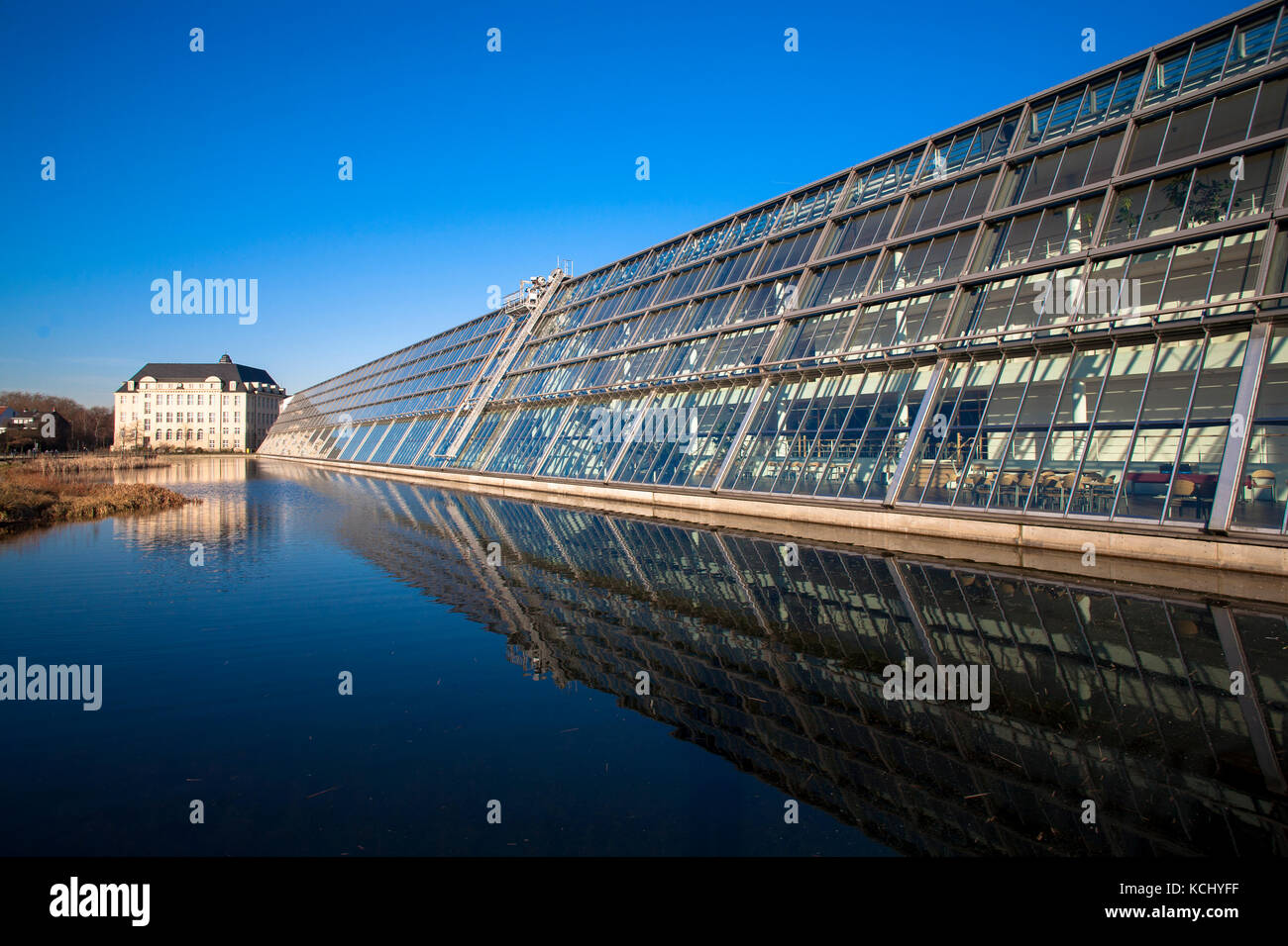 Deutschland, Ruhrgebiet, Gelsenkirchen, Wissenschaftspark Rheinelbe, 300m lange Glaspassage. Deutschland, Ruhrgebiet, Gelsenkirchen, Technologiezentrum Wissens Stockfoto