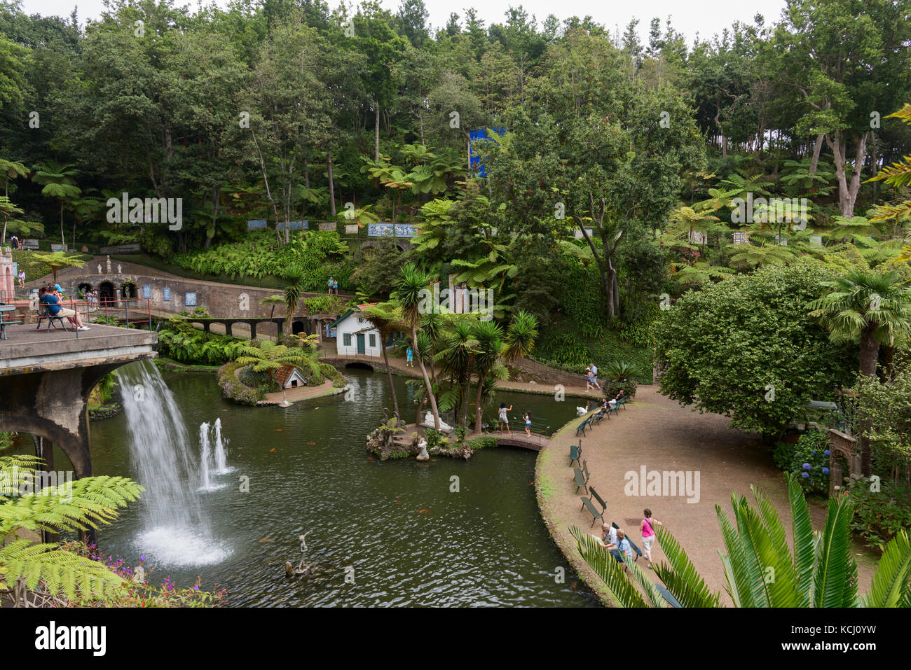 Die tropischen Gärten in Funchal, Madeira sind ein großer Platz zum sitzen, entspannen und die schöne Landschaft genießen Stockfoto