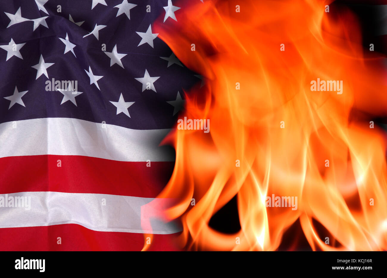 Brennende amerikanische Flagge. Stockfoto
