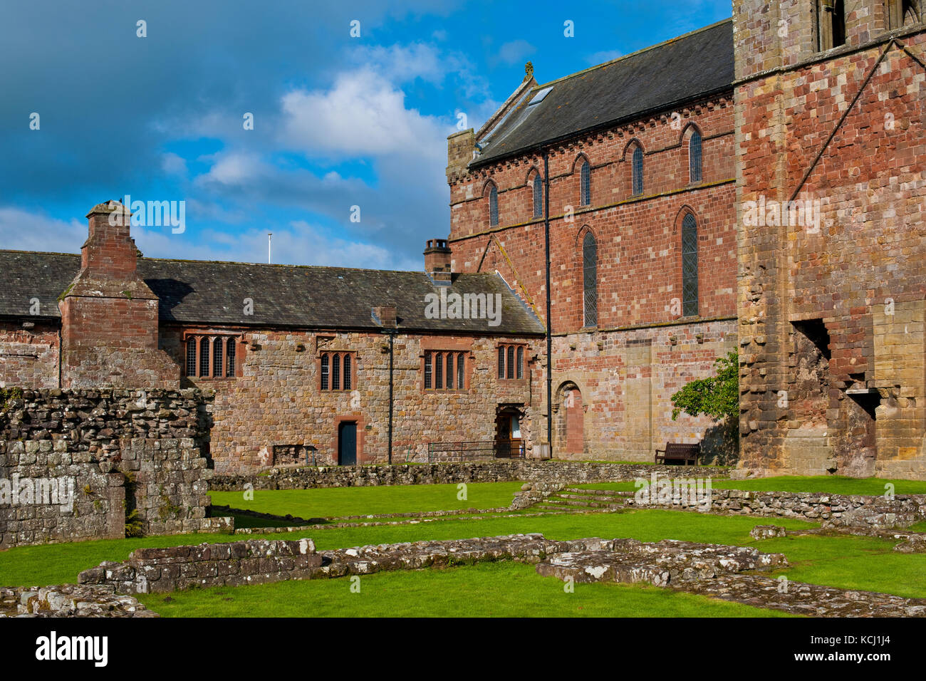 Überreste Ruinen des Priorats Lanercost in der Nähe von Brampton Cumbria England Vereinigtes Königreich GB Großbritannien Stockfoto