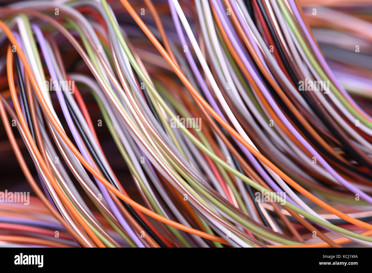 Bunte elektrische Kabel und Draht Stockfoto