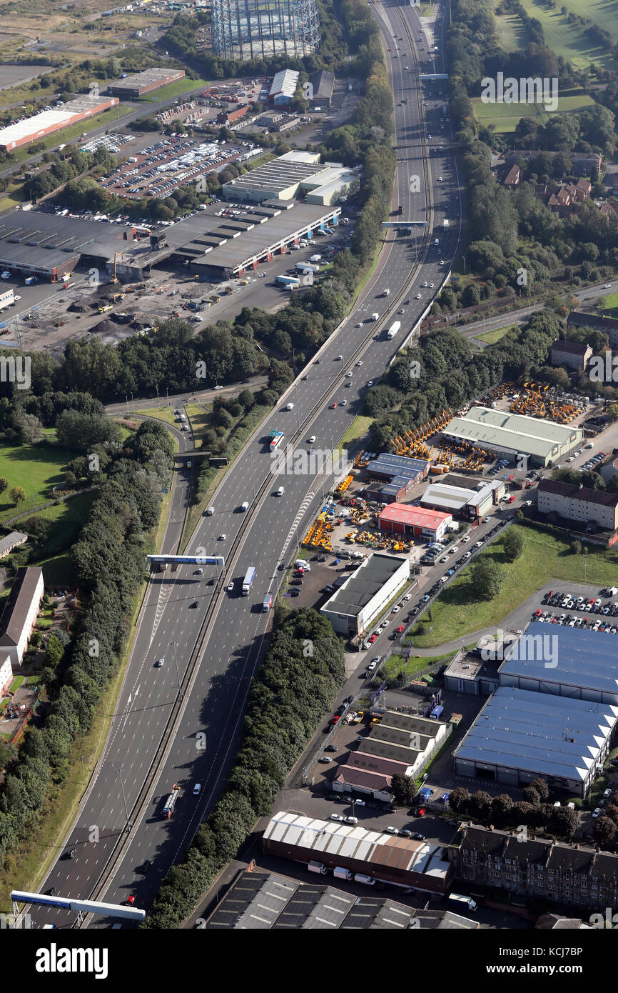 Luftaufnahme von der Ausfahrt 14 der Autobahn M8 östlich von Glasgow, Schottland, Großbritannien Stockfoto