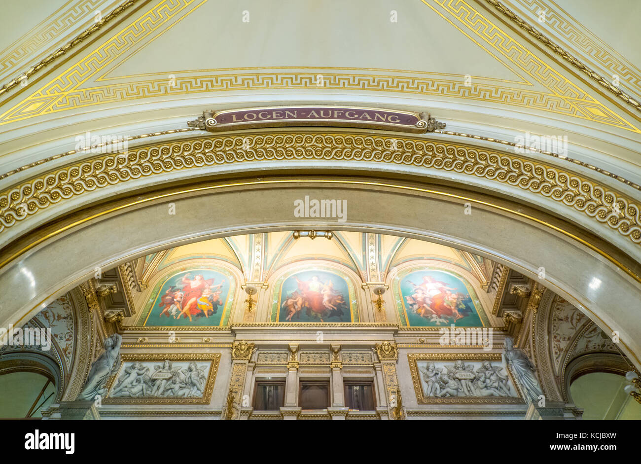 Wien, Österreich - 6. August 2016: Gemälde und Dekorationen der Staatsoper Stockfoto