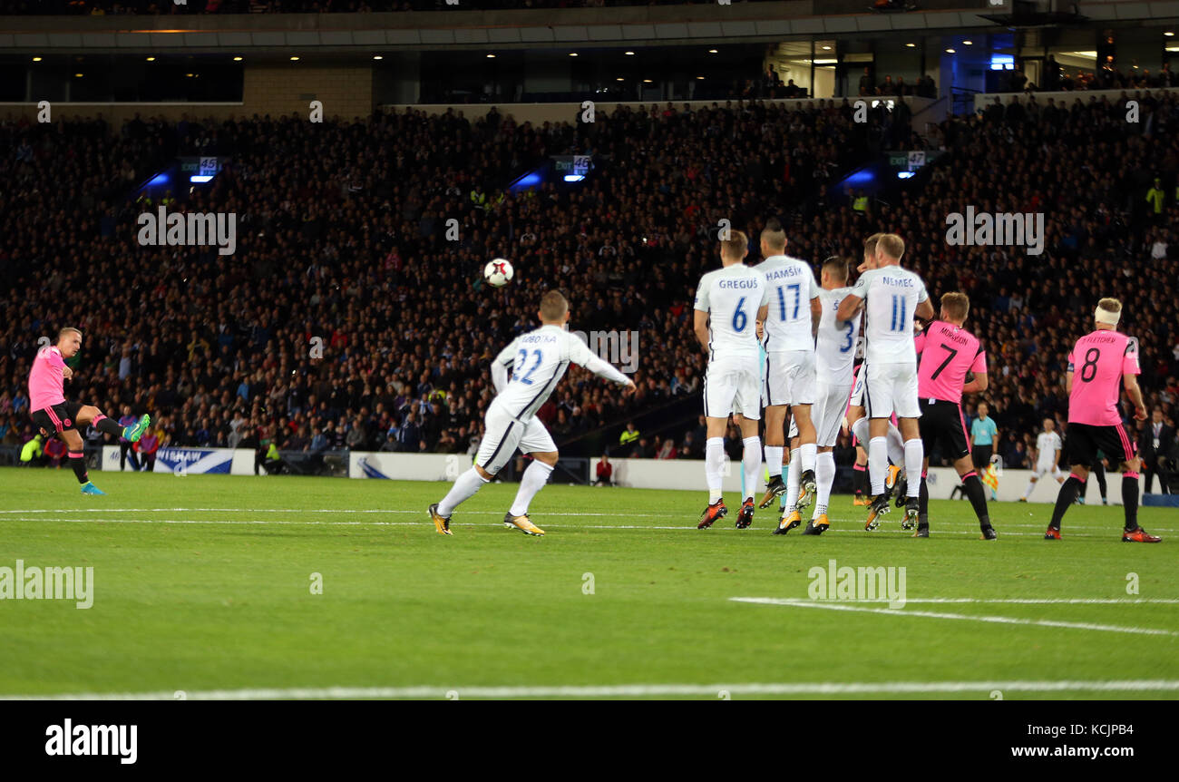 LEIGH GRIFFITHS FREISTOSS SCHOTTLAND V SLOWAKEI HAMPDEN PARK GLASGOW SCHOTTLAND, 05. Oktober 2017 Stockfoto