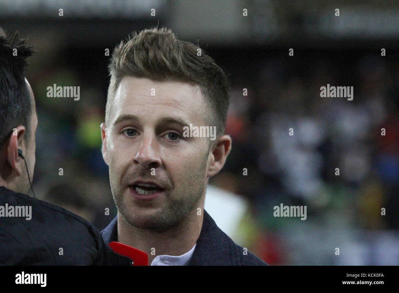 Nationale Fußball-Stadion im Windsor Park von Belfast Nordirland. 05. Oktober 2017. 2018 WM-Qualifikationsspiel - Nordirland gegen Deutschland. Nordirlands Jonathan Rea, drei Mal World Superbike Meister an heute Abend Spiel. Quelle: David Hunter/Alamy Leben Nachrichten. Stockfoto