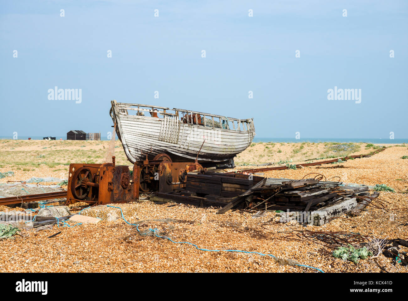 Verfallende Boot am Strand von dungeness Stockfoto