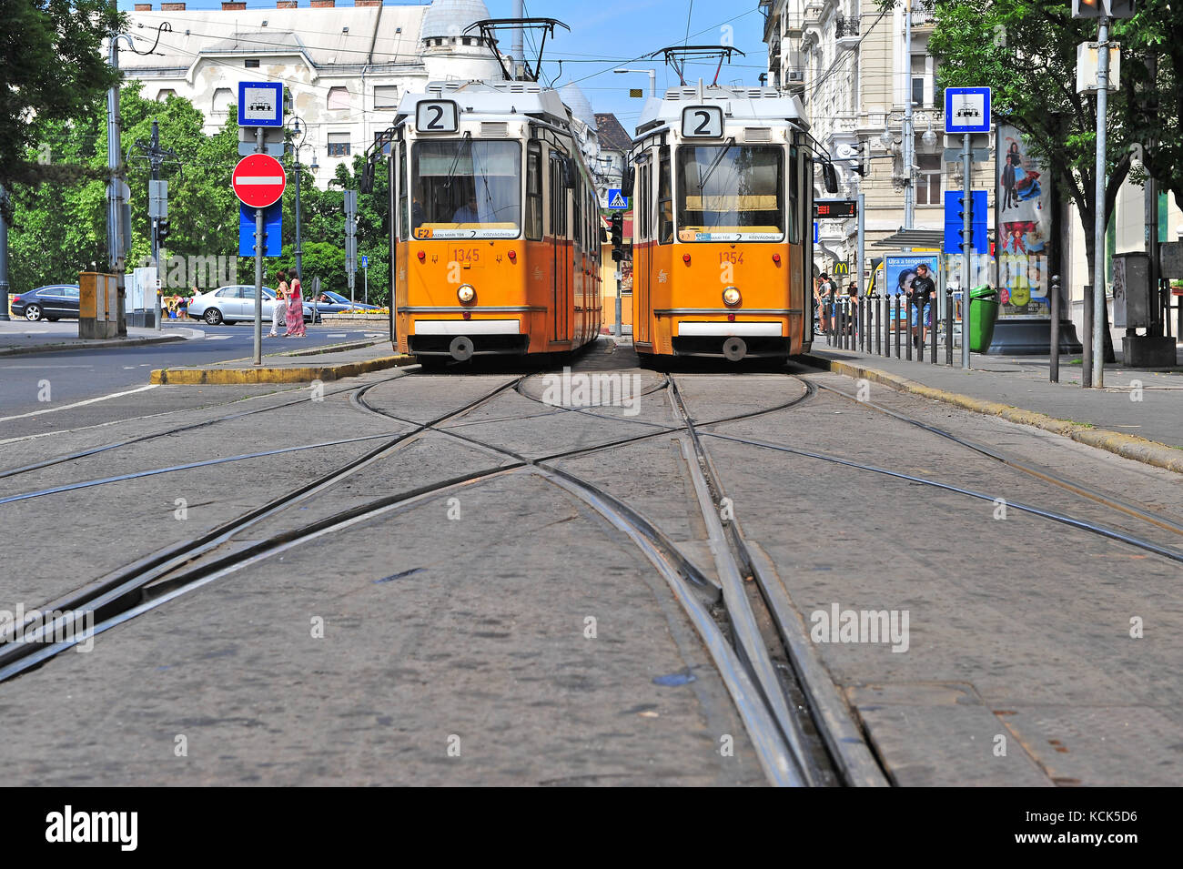 Budapest - Mai 28: strassenbahnen Route Nummer 2 in der Straße von Budapest am 28. Mai 2016. Stockfoto