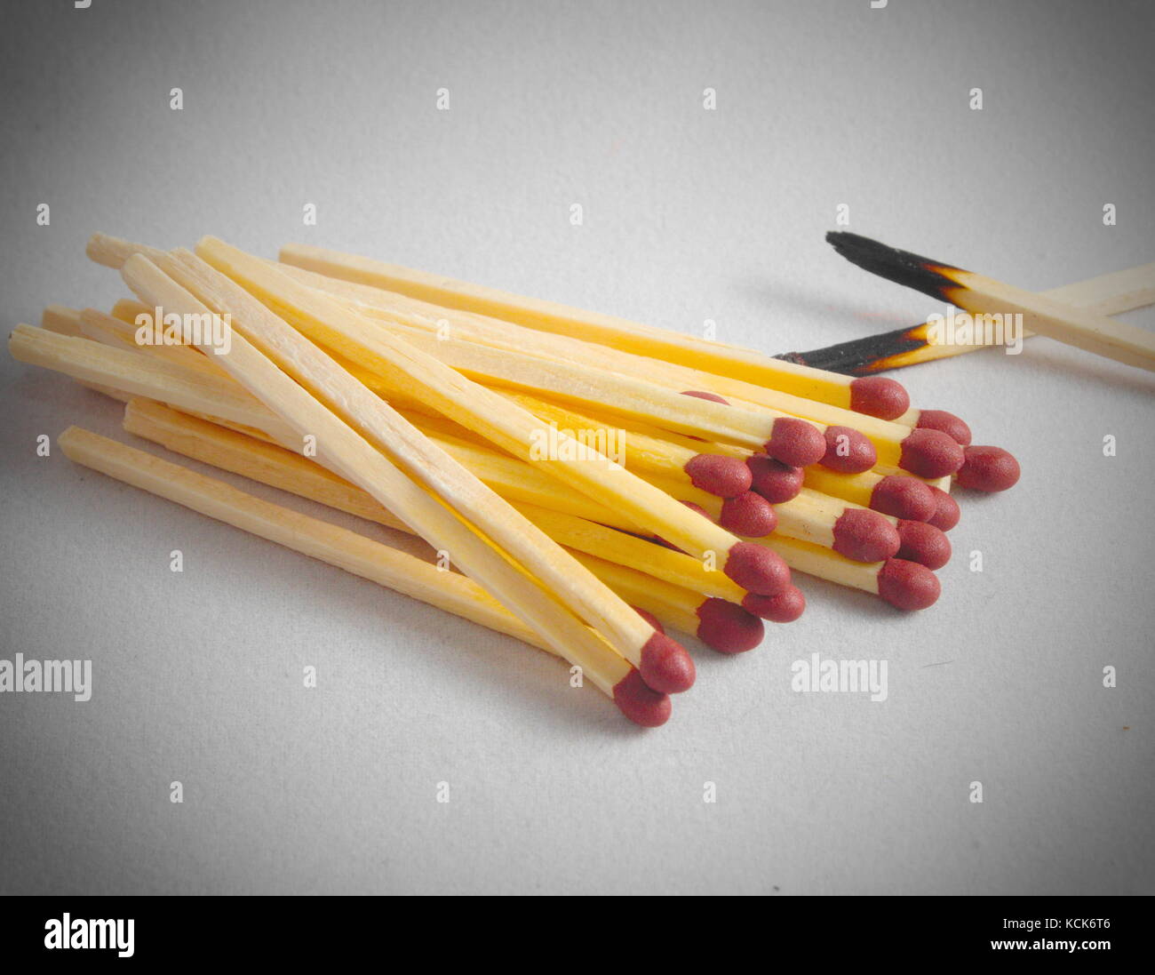 Stapel mit Übereinstimmungen Stockfoto