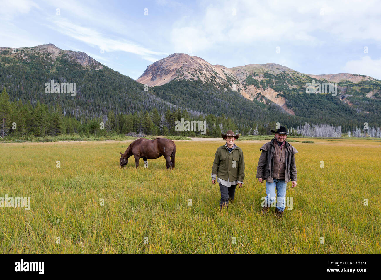 Kanada, British Columbia, Tweedsmuir Park, Rainbow Vulkan, Rainbow Bergen, guide Outfitters, pack Outfitters, Pferde, pack Pferde, Wanderritt, Menschen, Reise, Pack Stockfoto