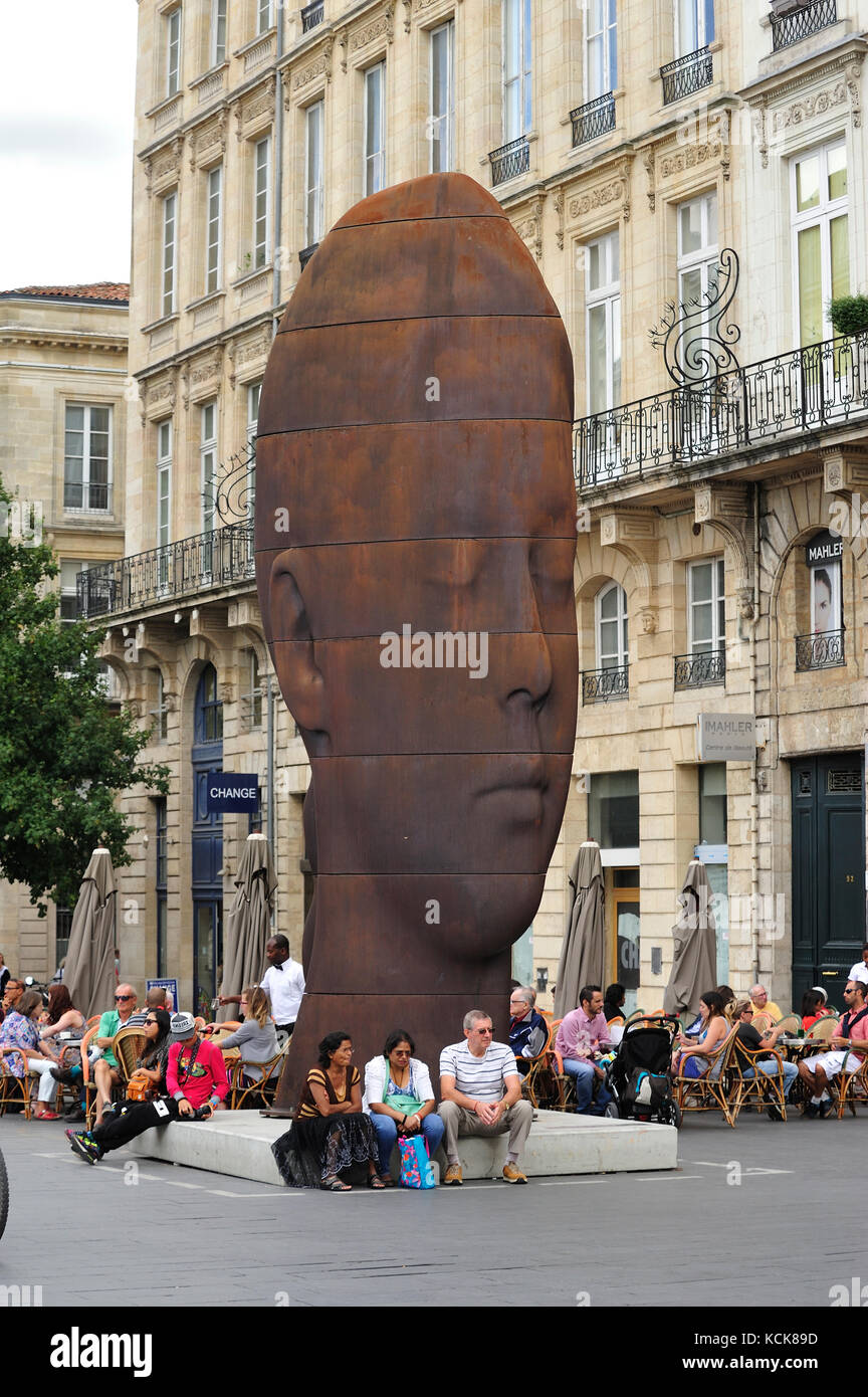 Sanna Skulptur von Jaune Plensa, Place de la Comedie, Bordeaux, Gironde, Aquitanien, Frankreich Stockfoto