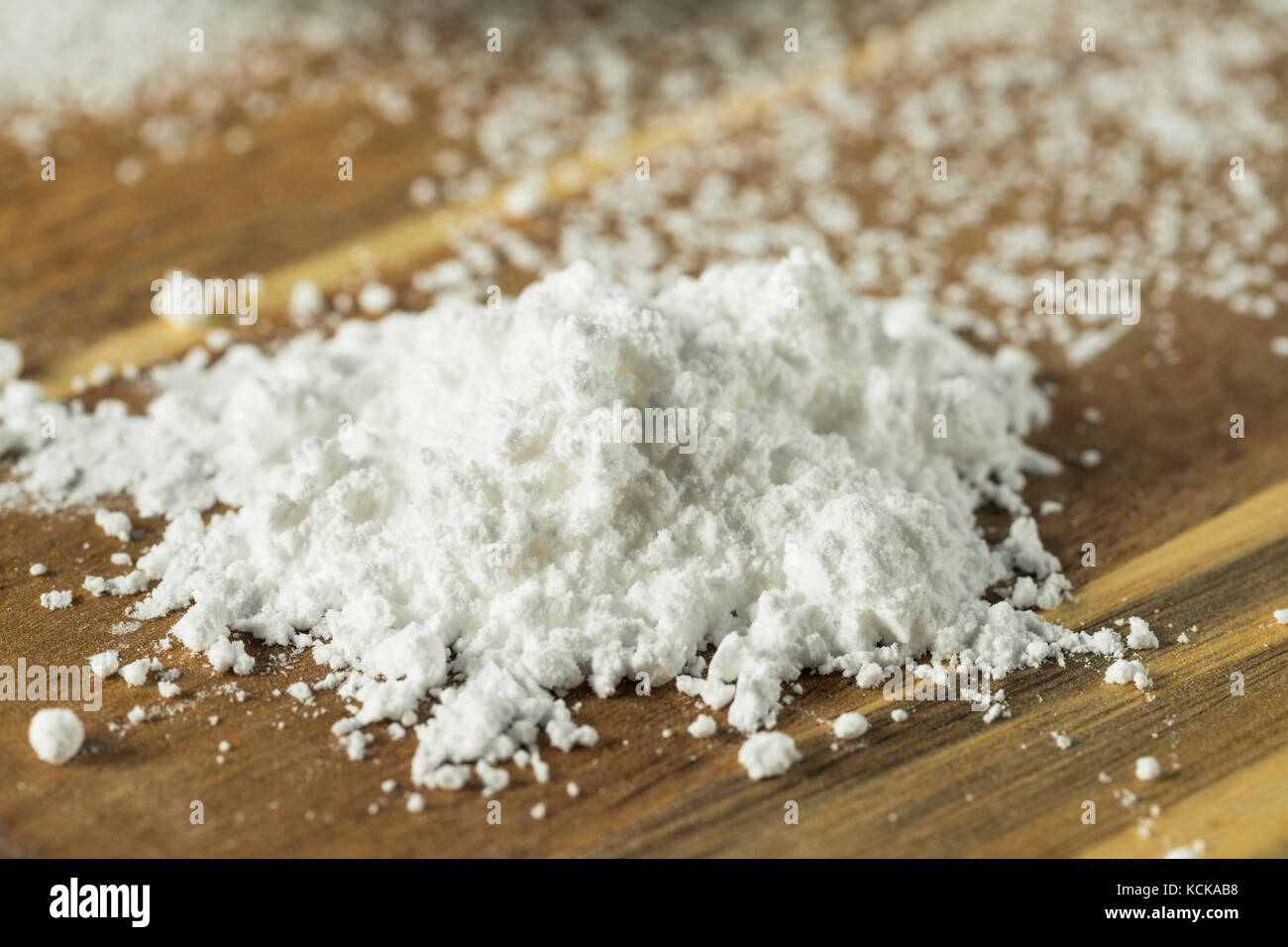 Süße organaic Konditoren Puderzucker in ein Sieb Stockfoto