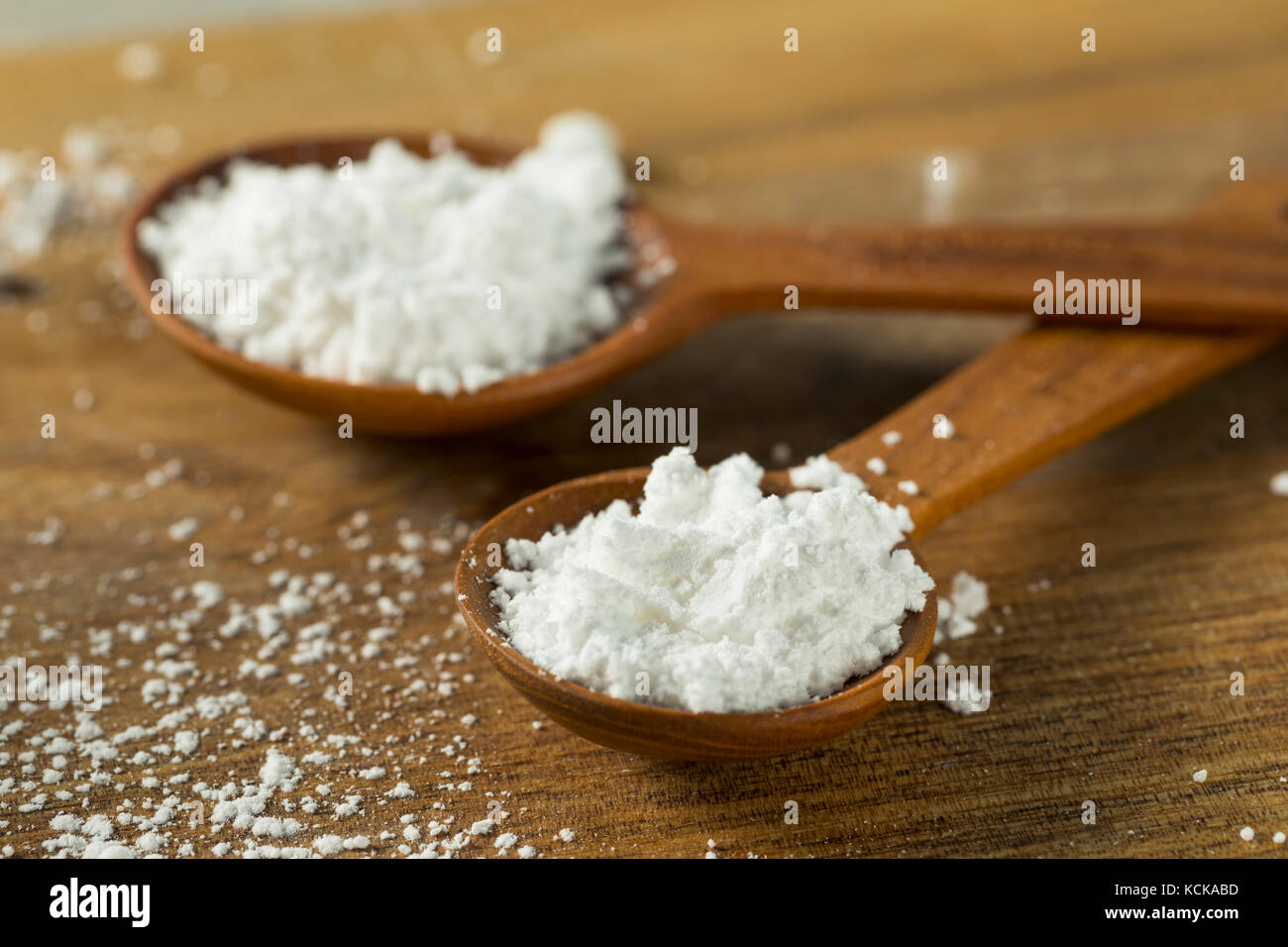 Süße organaic Konditoren Puderzucker in ein Sieb Stockfoto