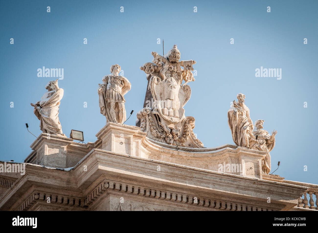 Statue su San Pietro Stockfoto