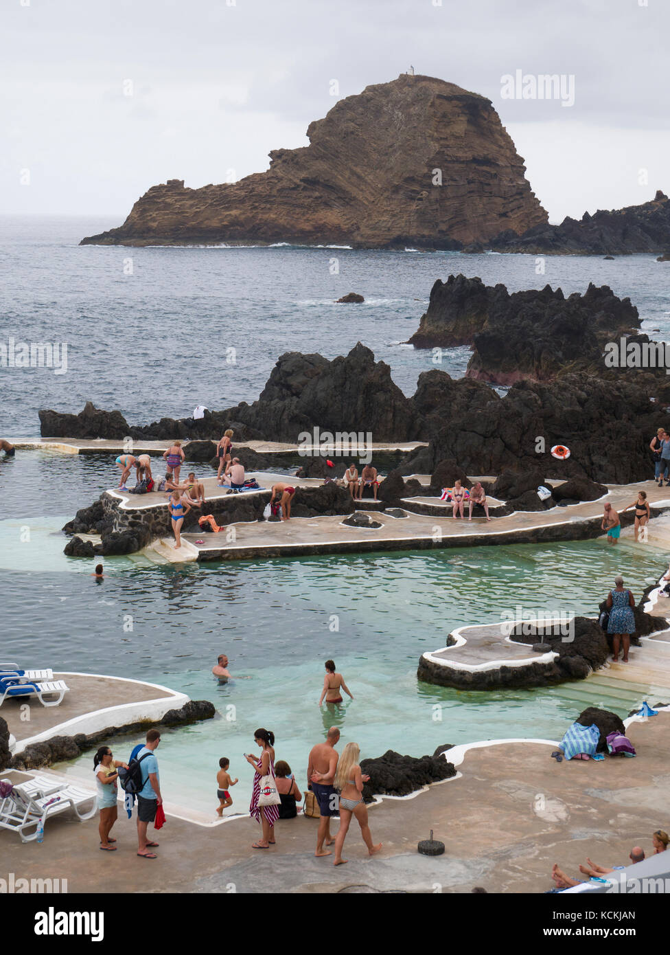 Die natürliche Schwimmbäder in Porto Moniz auf Madeira Stockfoto